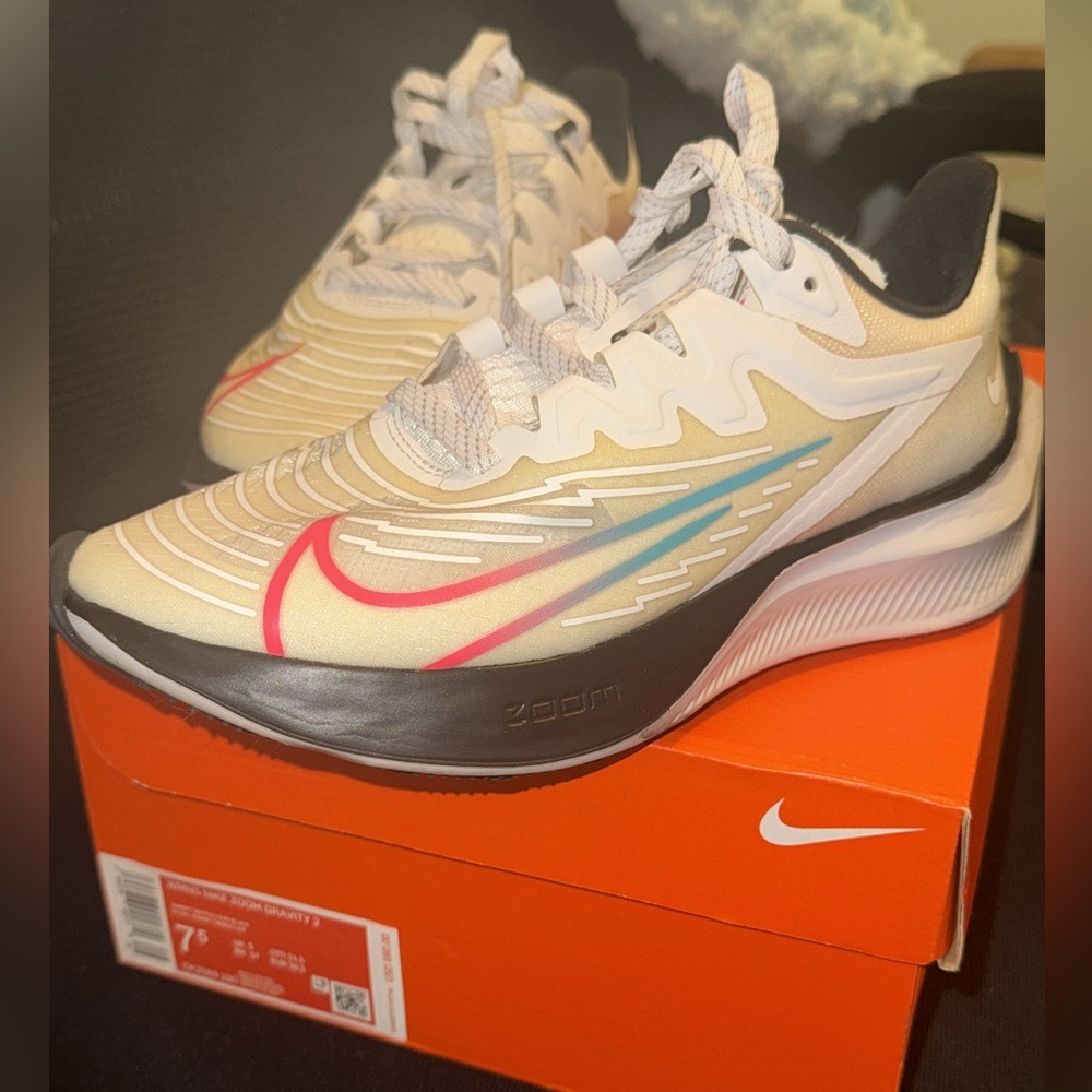 *NEW* Nike women’s Zoom gravity 2 sneakers, size 7.5